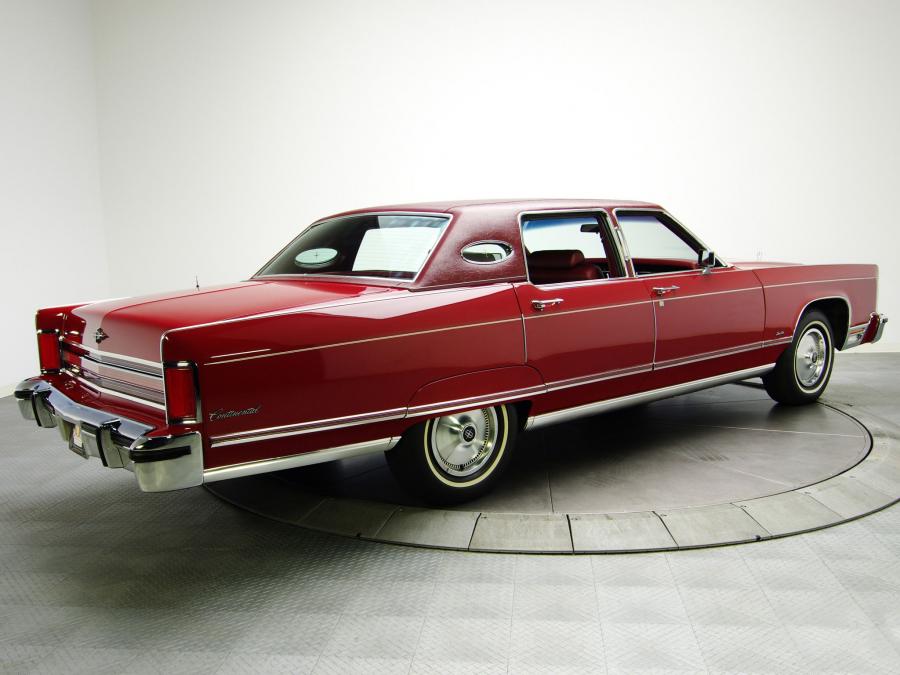  Lincoln Continental Town Car 1976 года  (фото 17 из 21)